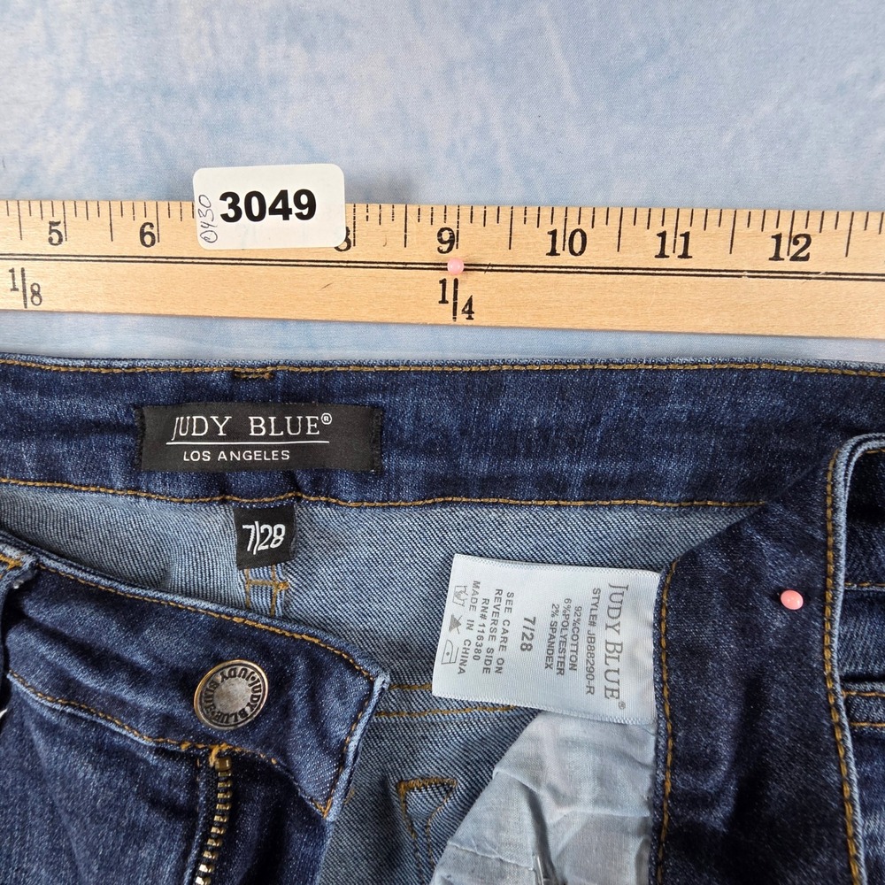 Judy Blue High Rise Straight Leg Distressed Dark Wash Jeans Size 7/28 JB88290-R - Picture 2 of 8